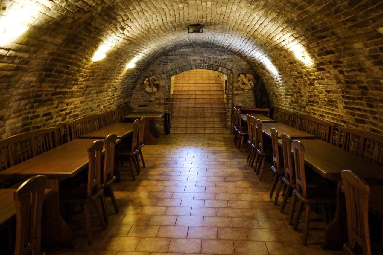 Sklep U Hrabalu Aparthotel Hustopeče Εξωτερικό φωτογραφία