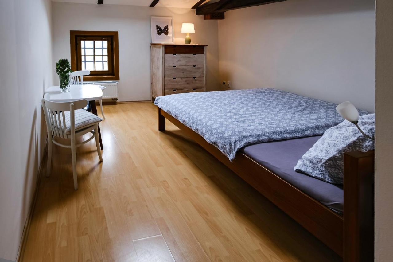 Sklep U Hrabalu Aparthotel Hustopeče Εξωτερικό φωτογραφία